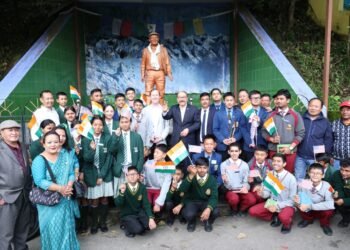 अमेरिकी राजदूत पहुंचे दार्जिलिंग, हर्षवर्धन श्रृंगला के आमंत्रण पर किया शहर का भ्रमण