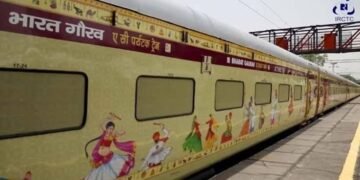 आस्था की रेल यात्रा: इंदौर से रवाना हुई ‘भारत गौरव पर्यटक ट्रेन’, 11 दिनों में होंगे कई प्रमुख तीर्थस्थलों के दर्शन