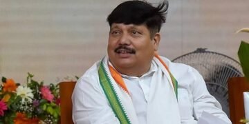 पश्चिम बंगाल में बसों की नाइट पार्किंग पर नया शुल्क, सड़क किनारे बस खड़ी करने पर ₹700 मासिक देना होगा
