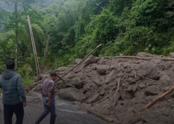 भूस्खलन के कारण Dikchu–Mangan सड़क बंद