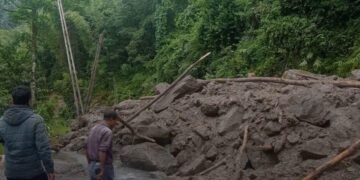 भूस्खलन के कारण Dikchu–Mangan सड़क बंद