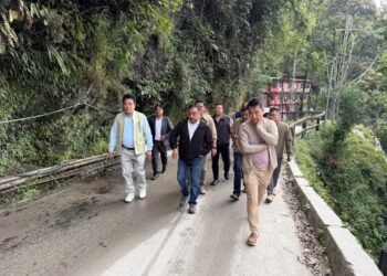 ग्यालशिंग में सड़क एवं आधारभूत ढांचा परियोजनाओं का मंत्री एन.बी. दाहाल ने किया निरीक्षण