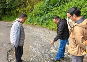 दक्षिण सिक्किम में सड़क परियोजनाओं का मंत्री एन.बी. दाहाल ने लिया जायजा