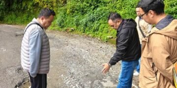 दक्षिण सिक्किम में सड़क परियोजनाओं का मंत्री एन.बी. दाहाल ने लिया जायजा