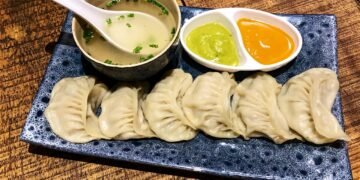 मोमो का तिब्बत से भारत तक 600 साल का सफर, आज सिलीगुड़ी की पहचान बना